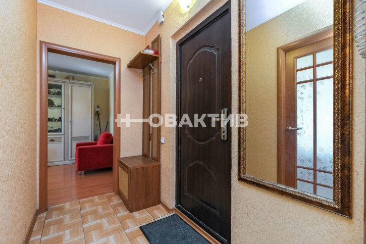 2-комн квартира Россия, Новосибирск, улица Ольги Жилиной, 58