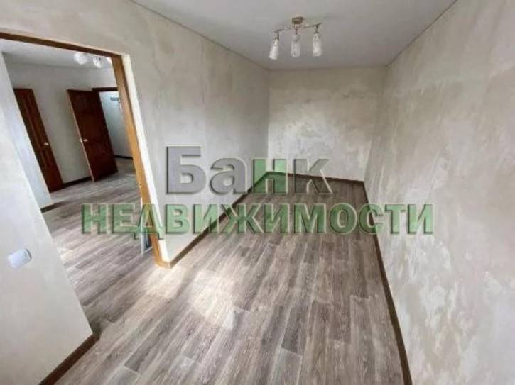 2-комн квартира Комарова ул., 107