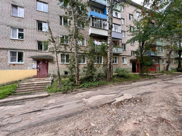 3-комн квартира 50 лет Комсомола ул, 27
