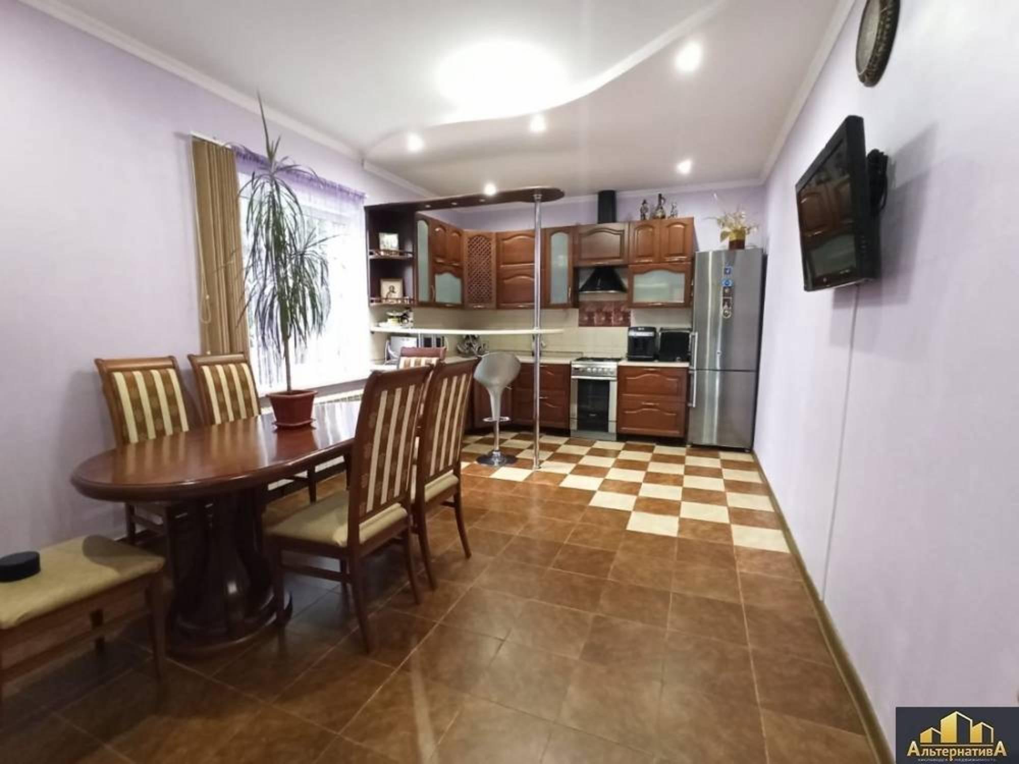 Купить дачу, дом, коттедж за 35 000 000 рублей на Бригадная ул.