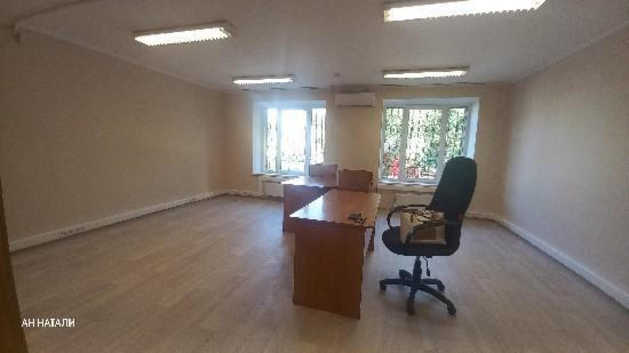 Сдать офис, помещение под офис за 10 500 рублей на Матросова, 10