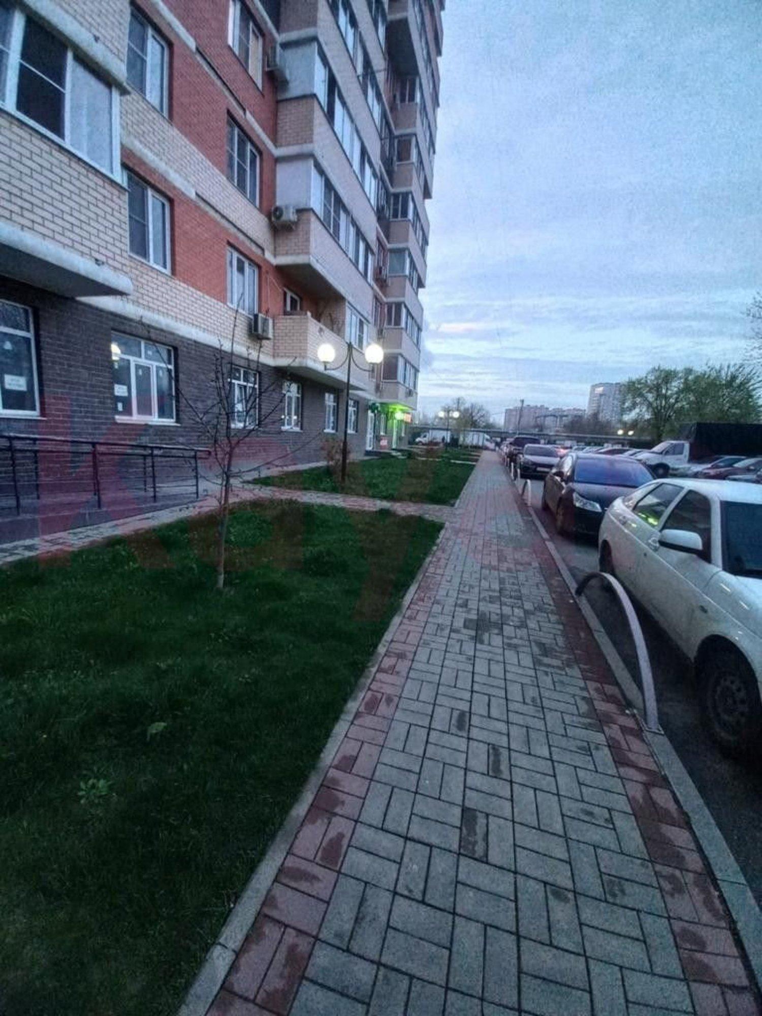 Купить торговое помещение за 13 500 000 рублей на Автолюбителей ул.
