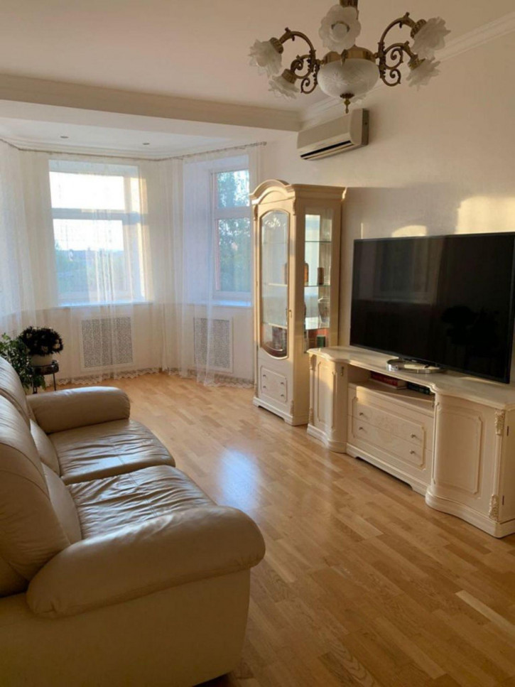 4-комн квартира Солнечная, 69