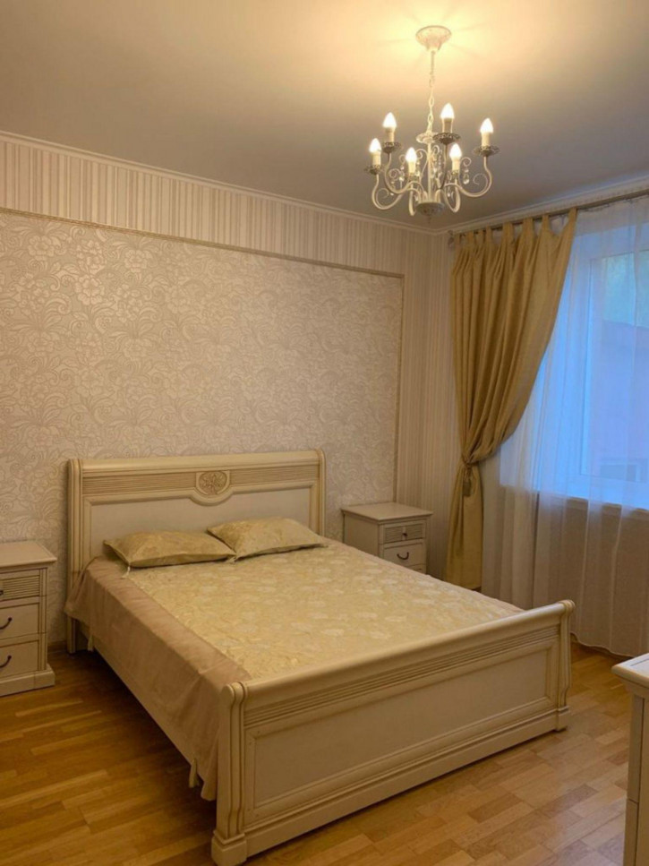 4-комн квартира Солнечная, 69