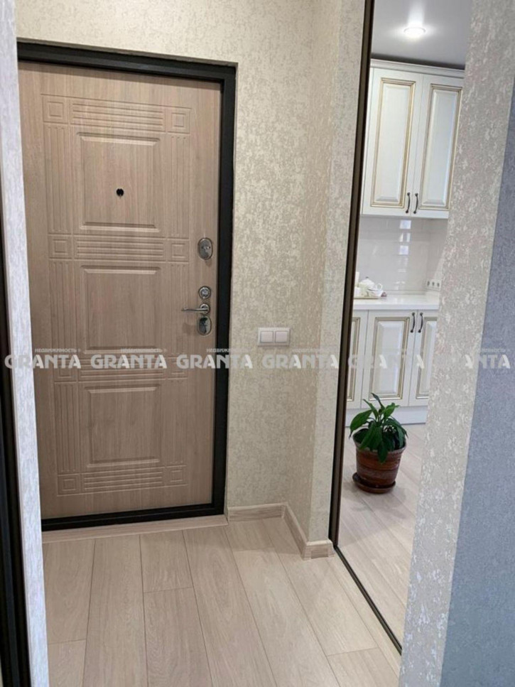 3-комн квартира ул Алексеева, 25