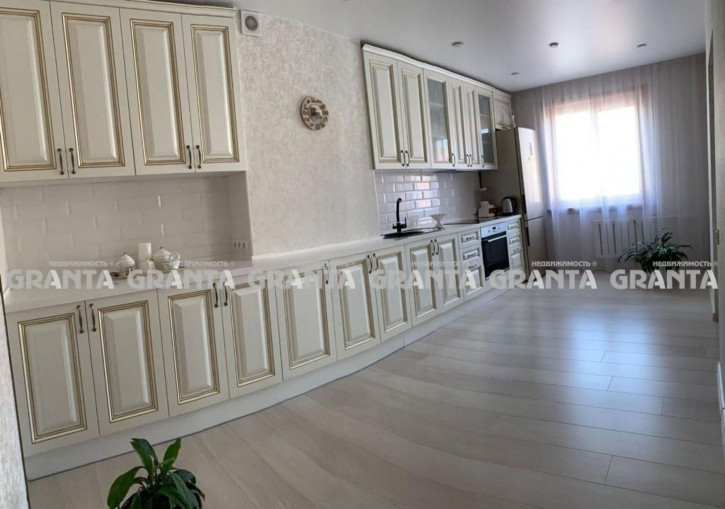 3-комн квартира ул Алексеева, 25