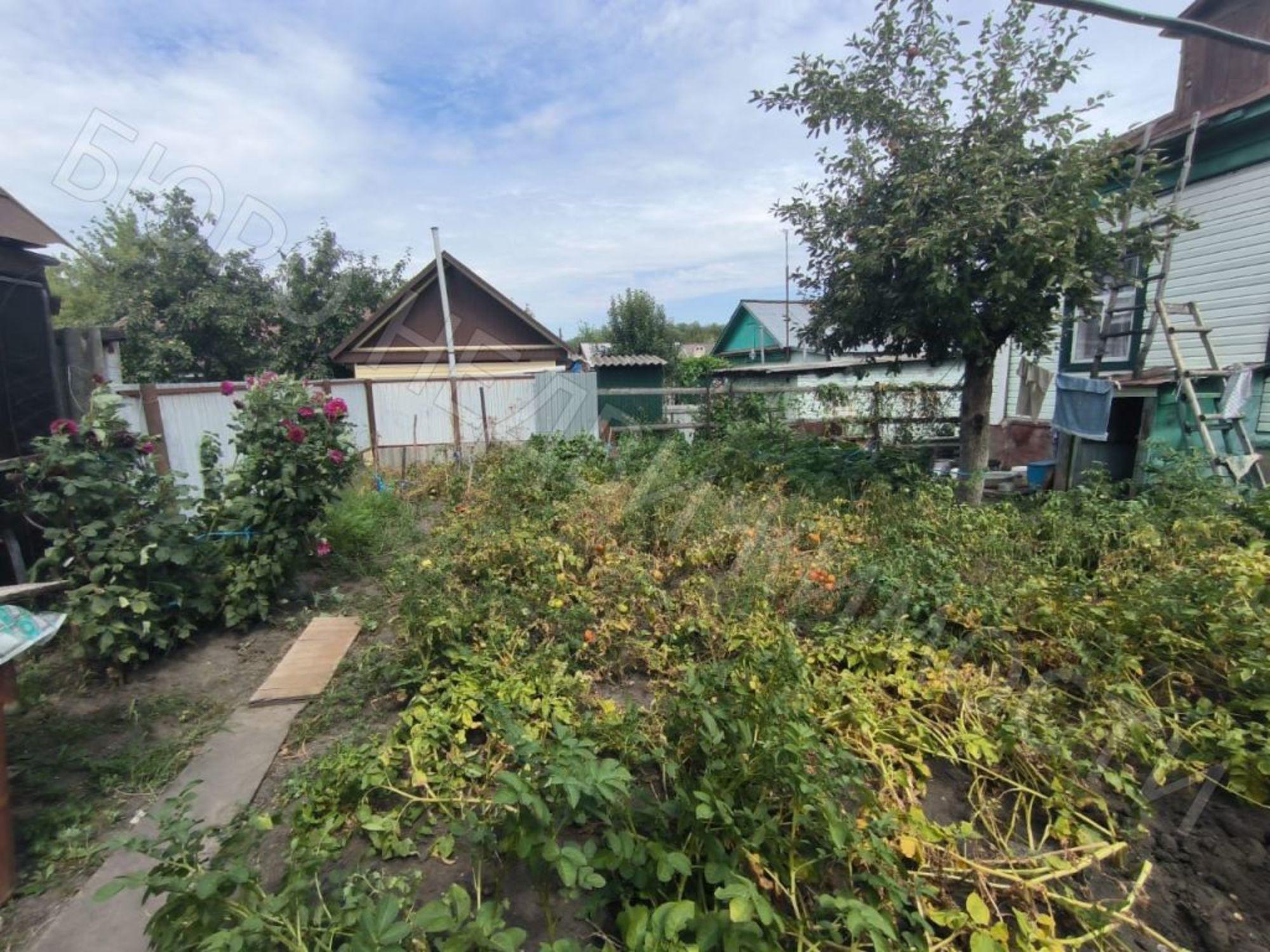 Купить дачу, дом, коттедж за 2 800 000 рублей на Интернациональная ул, 18