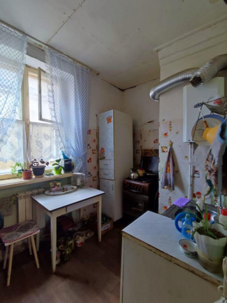 Комната Зины Золотовой ул, 68