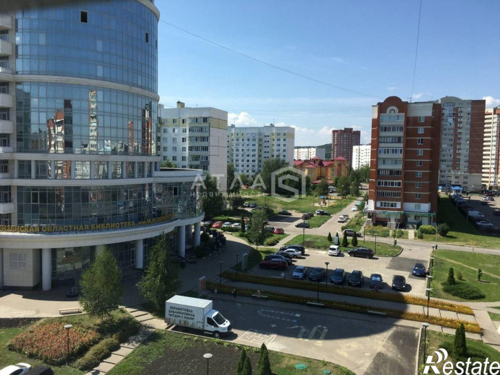 2-комн квартира проспект Строителей, 156, к.А