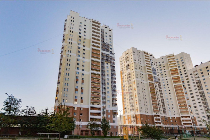 2-комн квартира Краснолесья 74