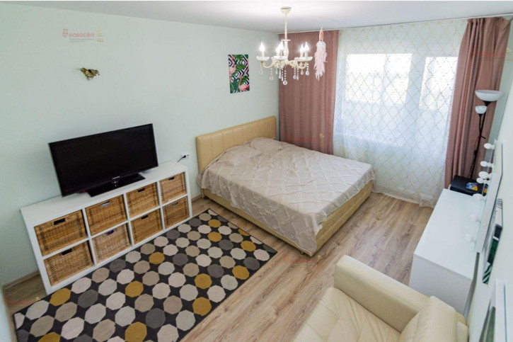 2-комн квартира Краснолесья 74