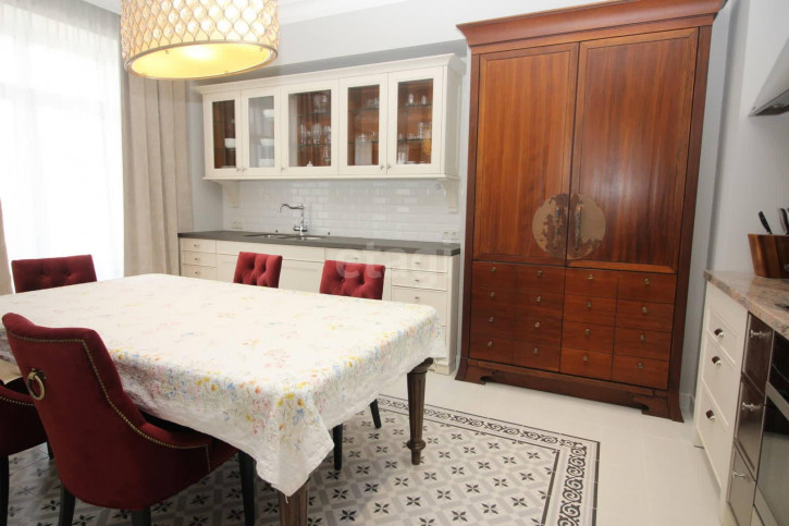 3-комн квартира 25-го Октября, 34