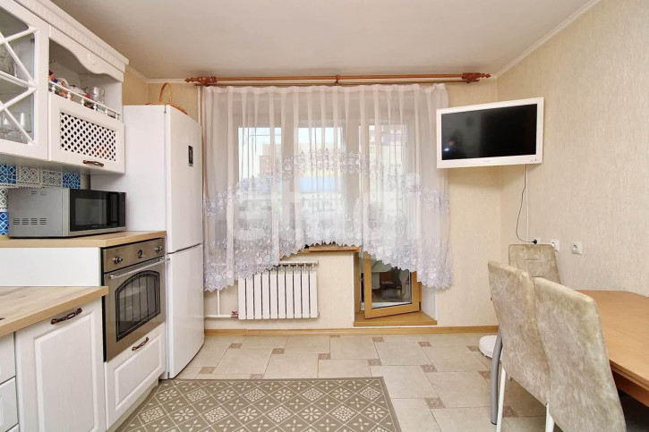 3-комн квартира Энергетиков, 53/3