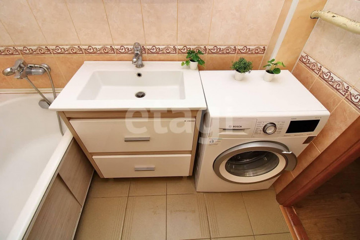 3-комн квартира Энергетиков, 53/3