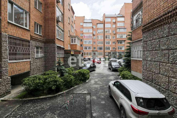 3-комн квартира Свердлова, 35