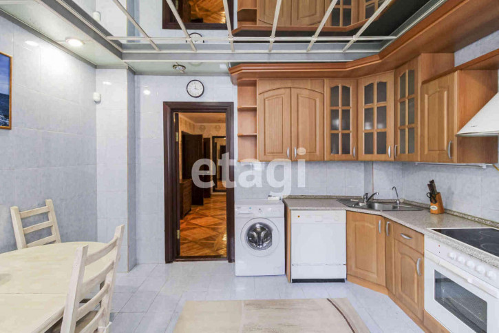 3-комн квартира Свердлова, 35