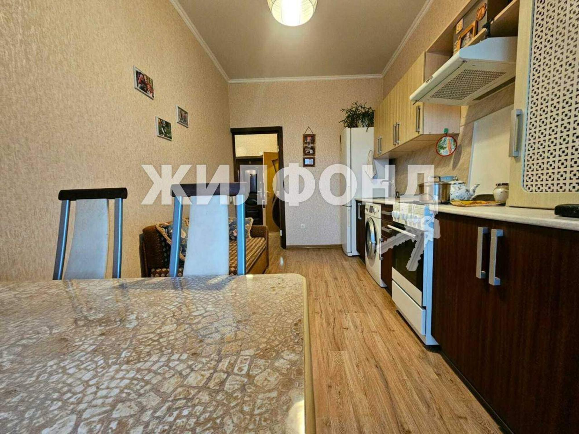 Купить квартиру за 10 000 000 рублей на Геленджикская улица, д.37