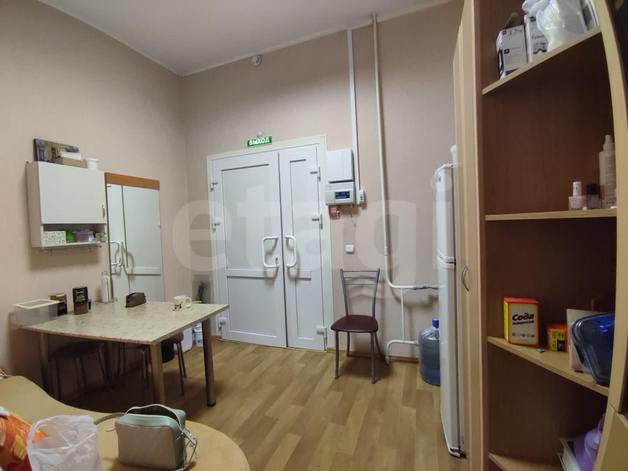 Сдать торговое помещение за 70 000 рублей на Советский проспект, 75