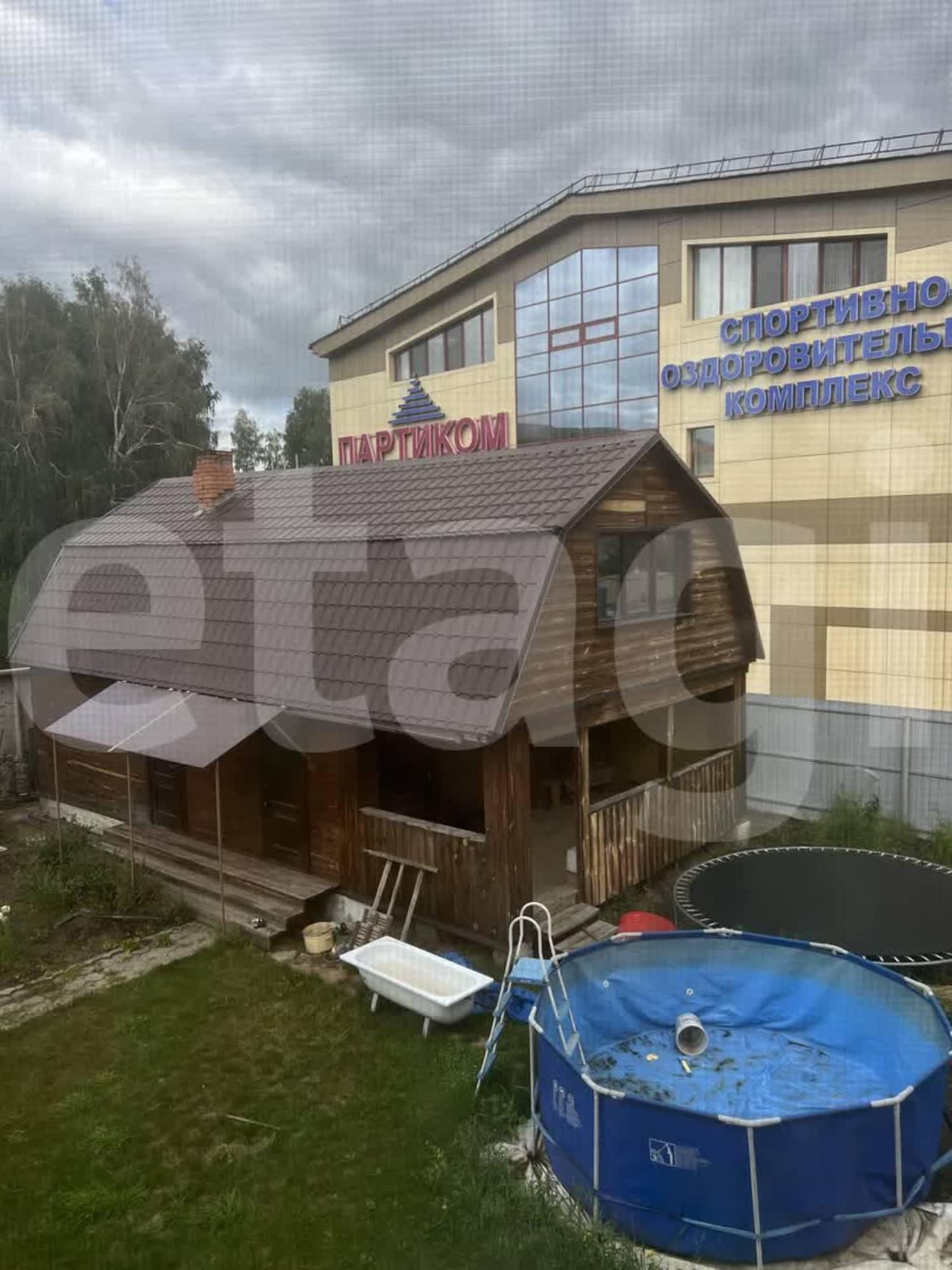 Купить дачу, дом, коттедж за 30 000 000 рублей на Петровская, 9