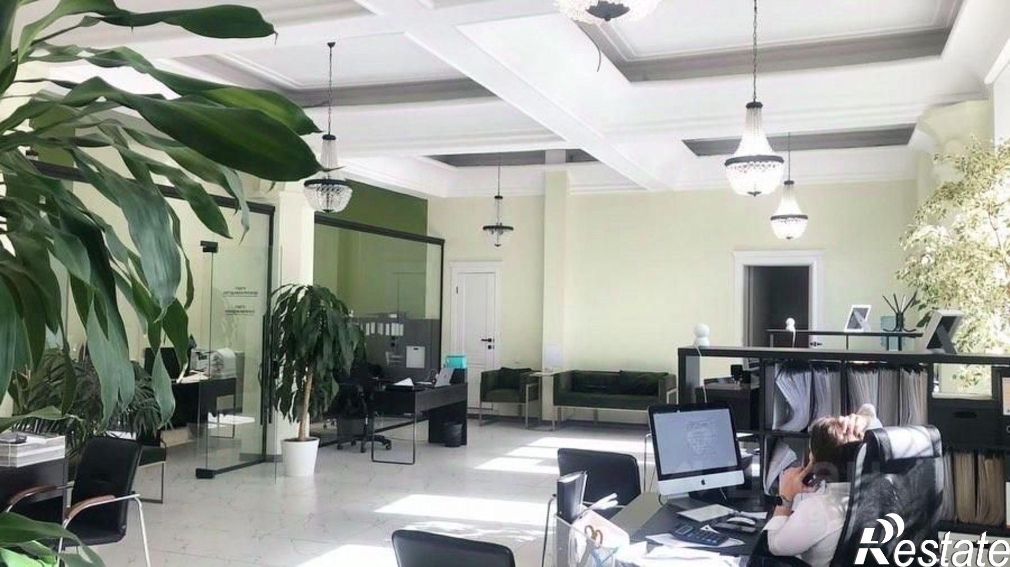 Купить ОСЗ, отдельно стоящее здание за 43 000 600 рублей на Центральный переулок, 2