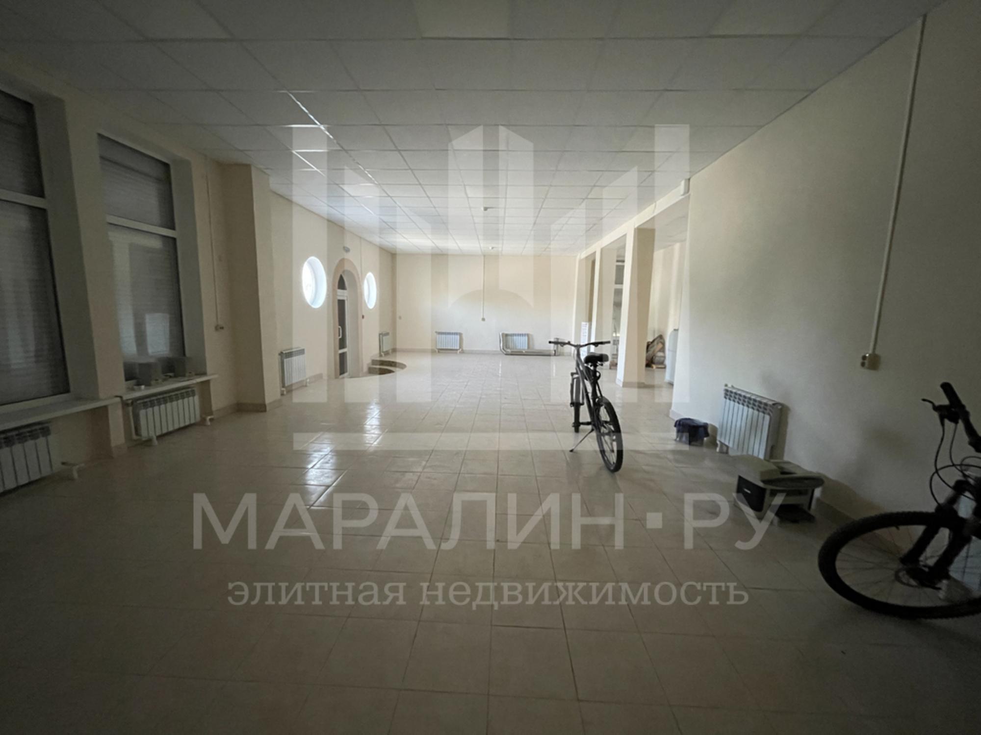 Купить помещение свободного назначения за 35 000 000 рублей на площадь Дорожных Строителей, 1