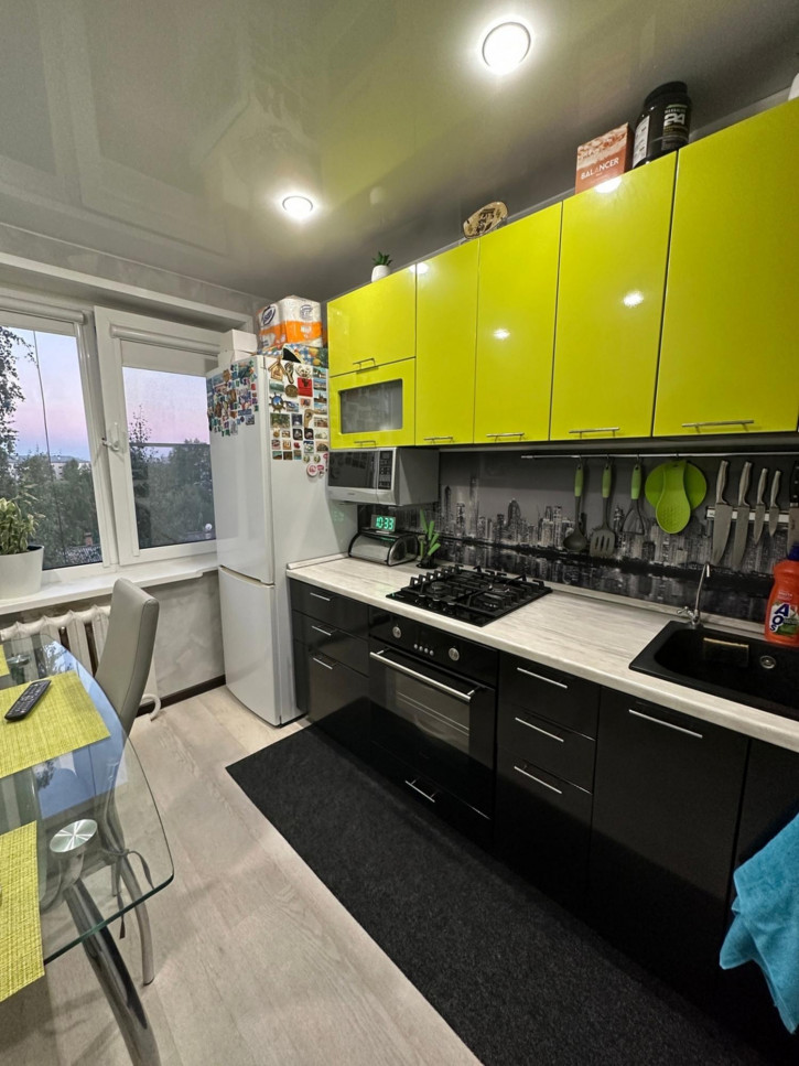 2-комн квартира улица Адмирала Кузнецова, 16 к.1