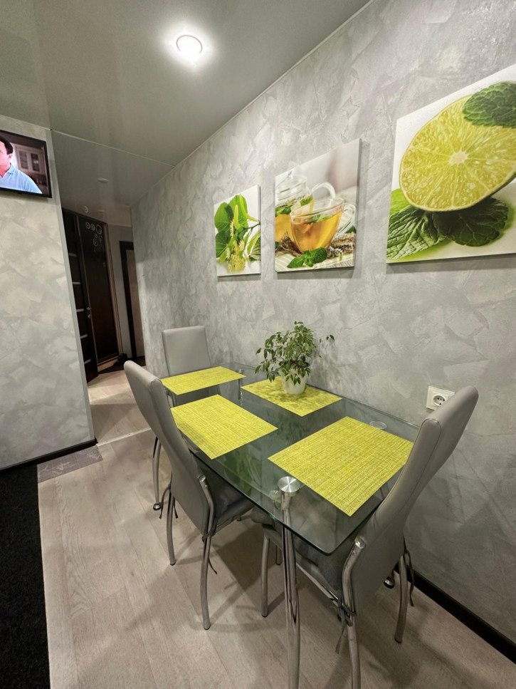 2-комн квартира улица Адмирала Кузнецова, 16 к.1
