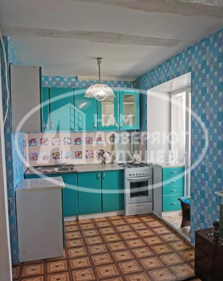 4-комн квартира улица Юности, 14