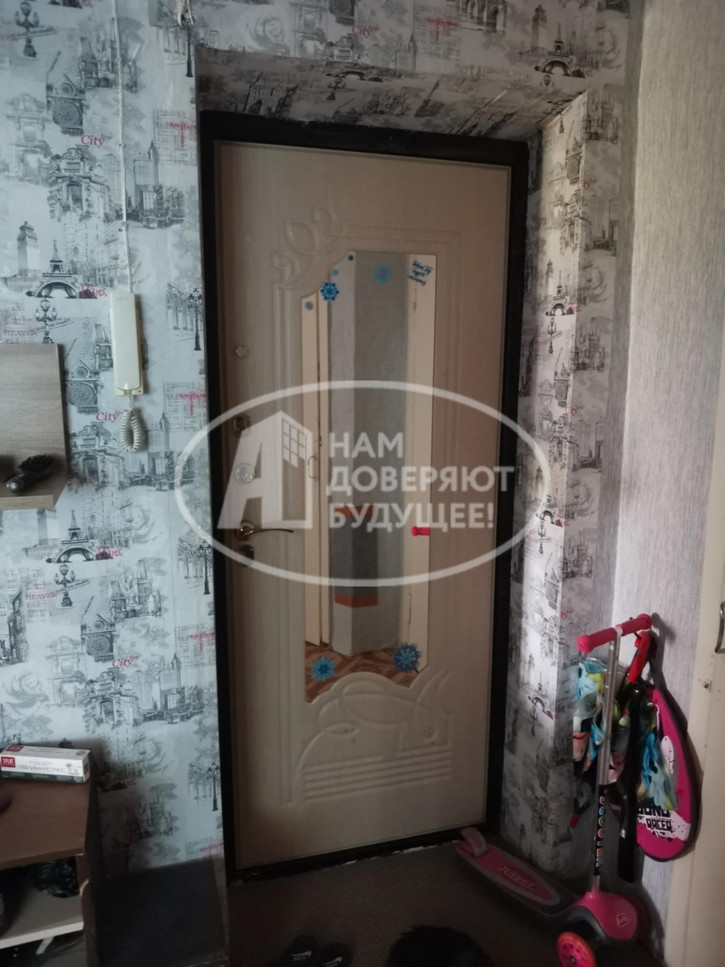 4-комн квартира улица Юности, 14