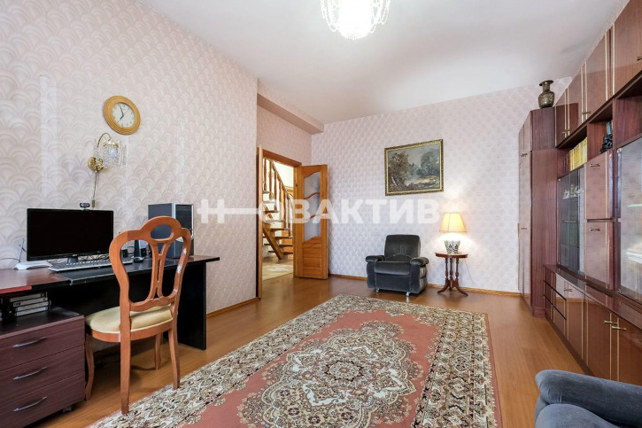 4-комн квартира улица Некрасова, 12