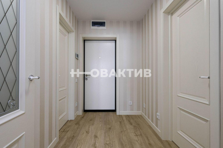 2-комн квартира улица Большевистская, 100