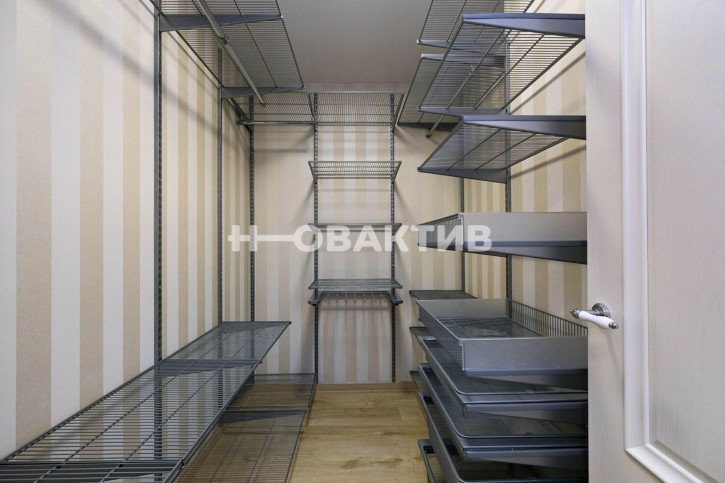 2-комн квартира улица Большевистская, 100