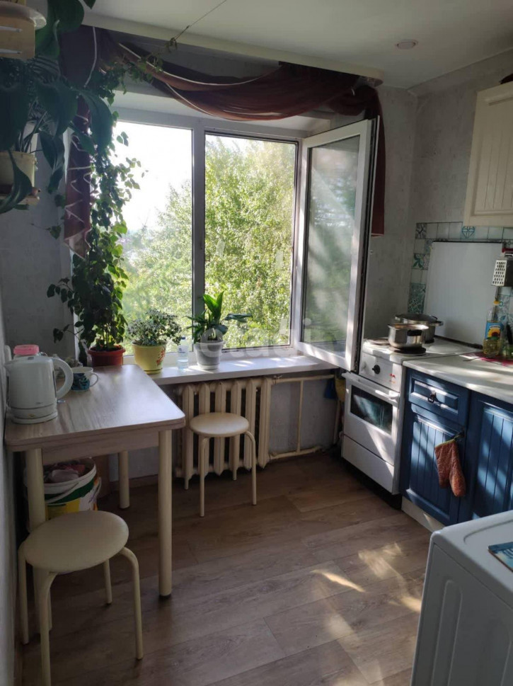 4-комн квартира Барнаульская, 62
