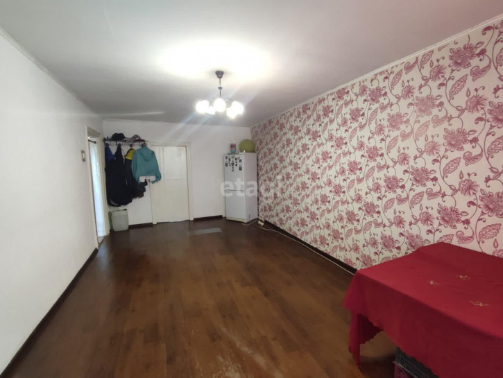 4-комн квартира Барнаульская, 62