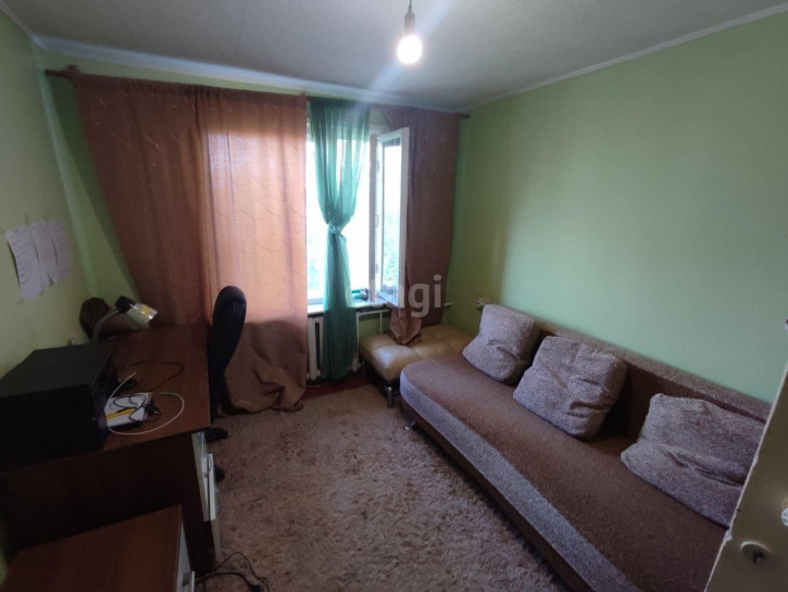 4-комн квартира Барнаульская, 62