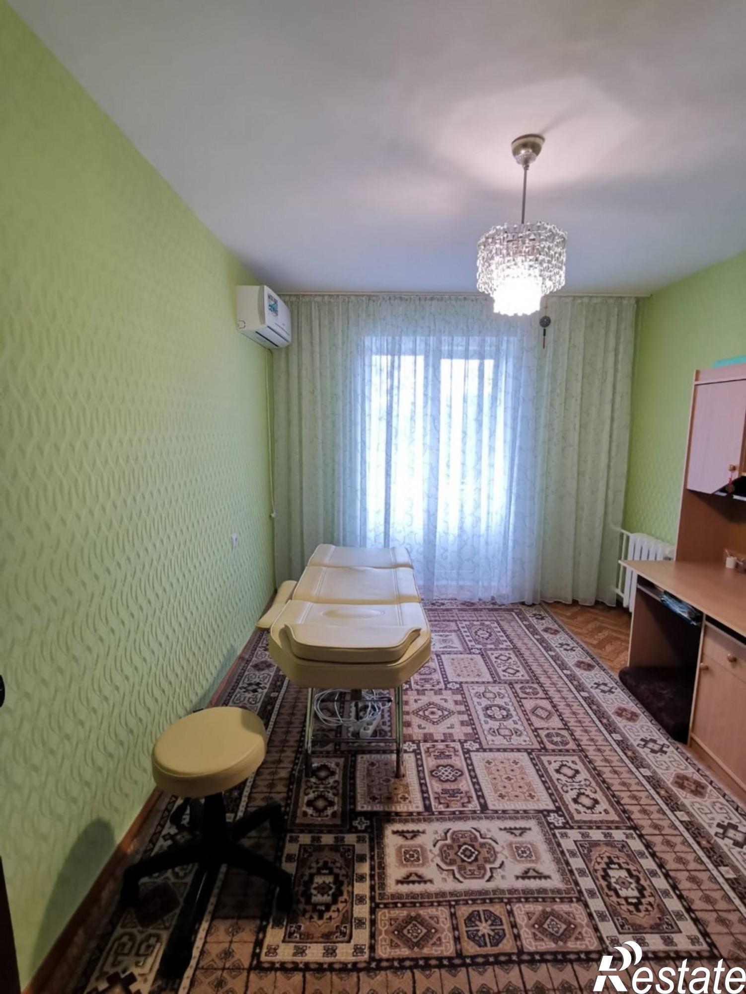 Купить квартиру за 6 550 000 рублей на Россия,  г. Комсомольск-на-Амуре, пр-кт. Первостроителей, д. 19
