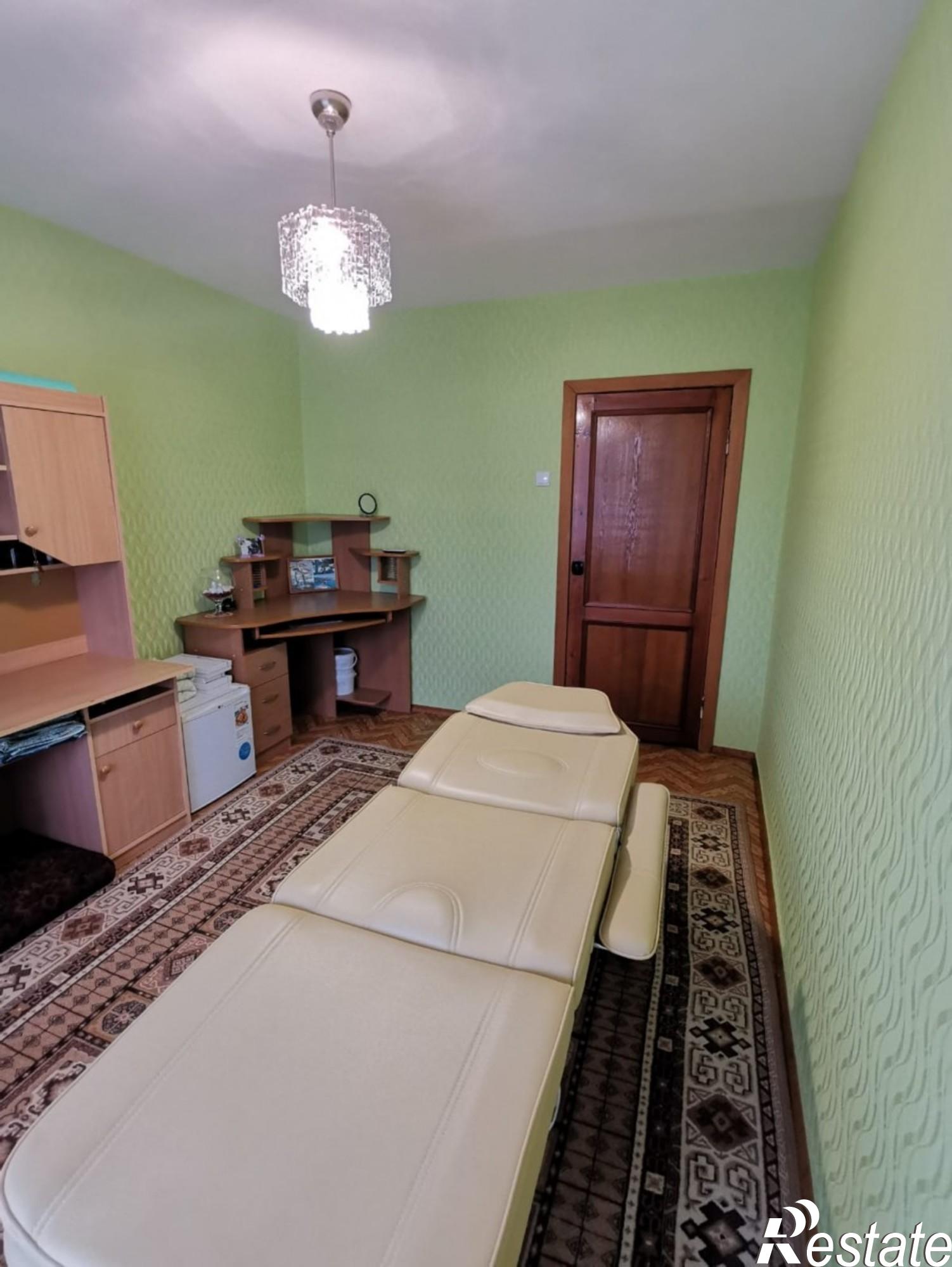 Купить квартиру за 6 550 000 рублей на Россия,  г. Комсомольск-на-Амуре, пр-кт. Первостроителей, д. 19