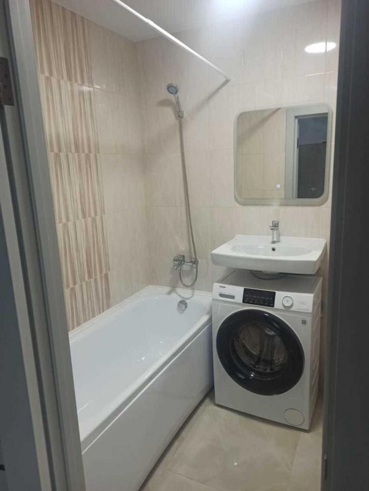 2-комн квартира Революционная улица, 101вк1