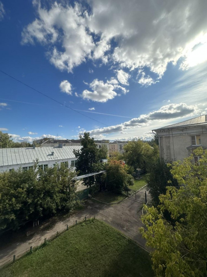 3-комн квартира Бурденко ул, 20