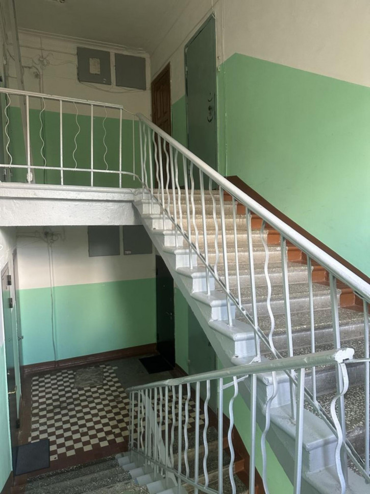 3-комн квартира Бурденко ул, 20