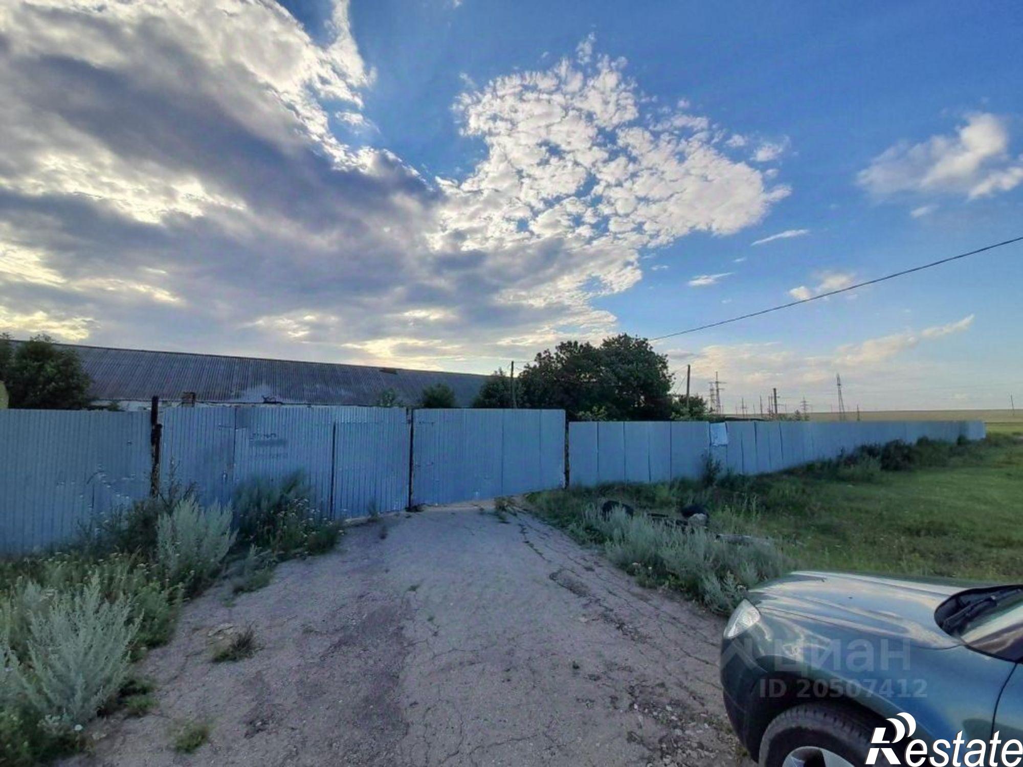 Купить производственную площадь за 1 304 рублей на Новобурасский р-н, Тарханы с, Полевая, 3