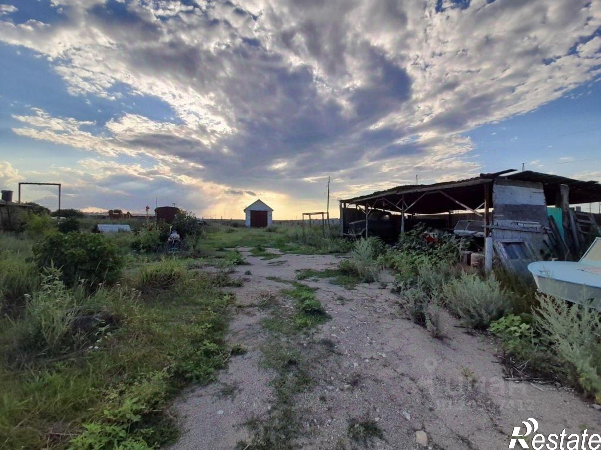 Купить производственную площадь за 1 304 рублей на Новобурасский р-н, Тарханы с, Полевая, 3