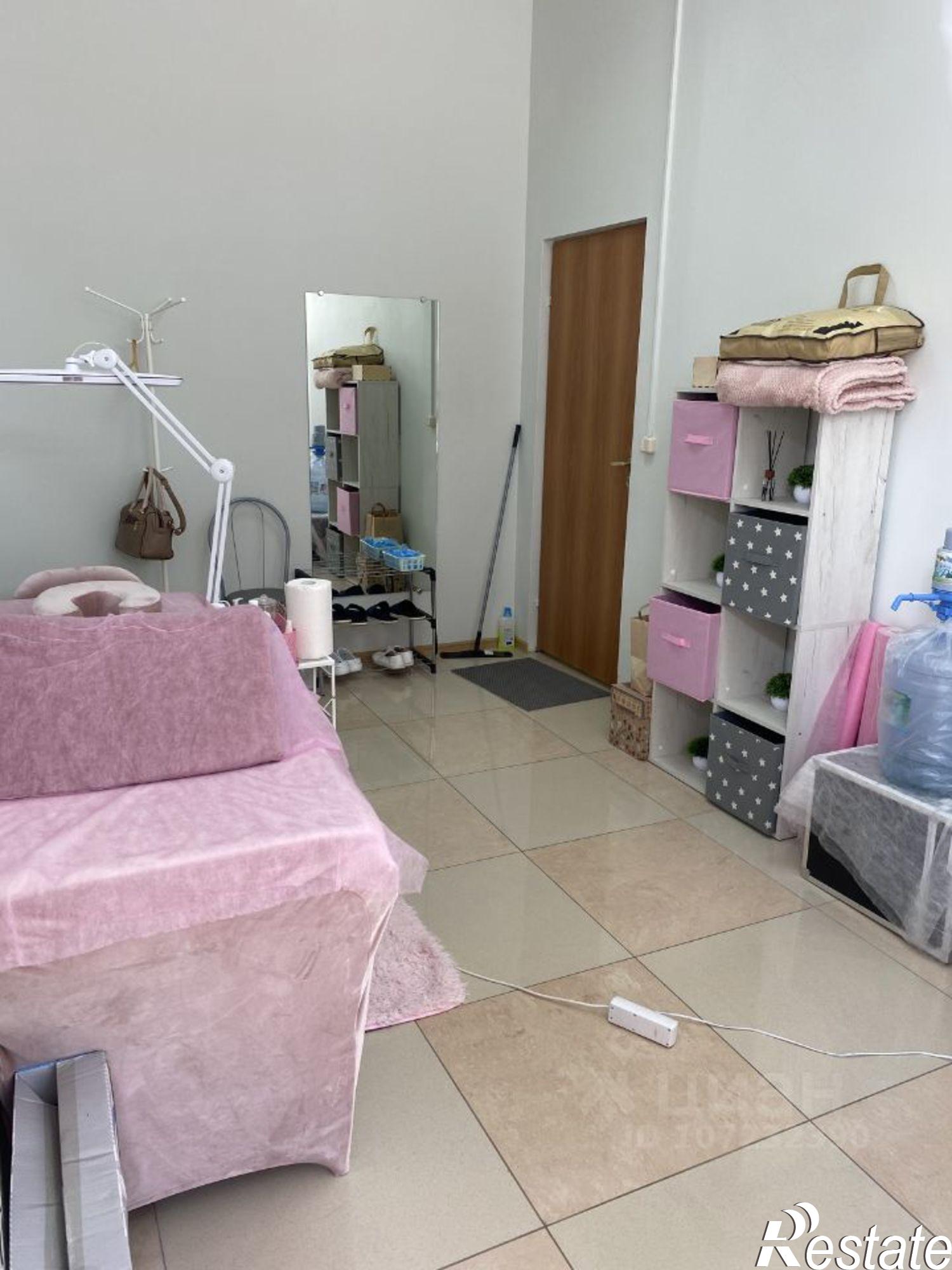 Сдать офис, помещение под офис за 97 200 рублей на Великие Луки, Пионерская улица, 5