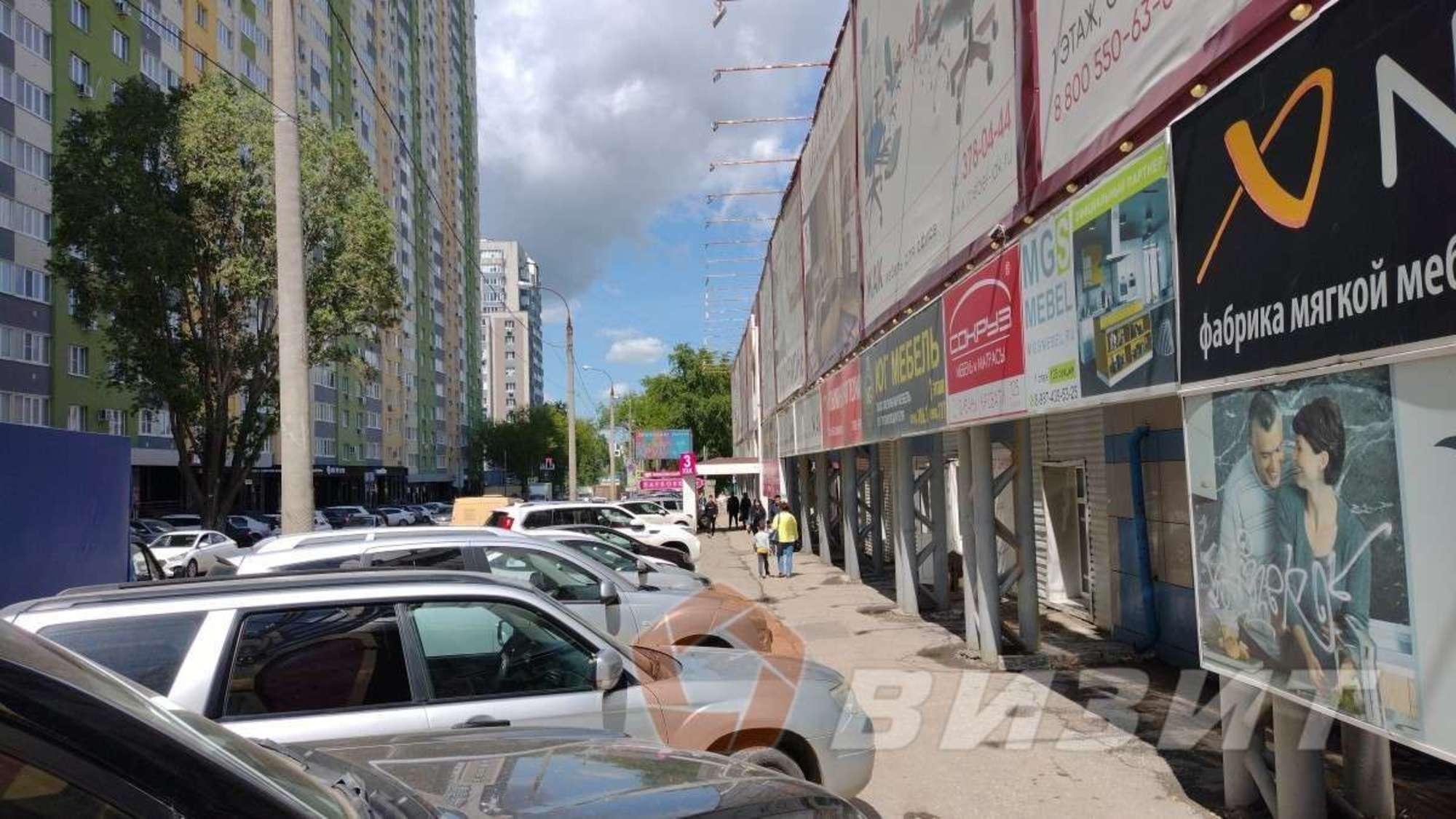 Купить торговое помещение за 7 500 000 рублей на Революционная улица, 70