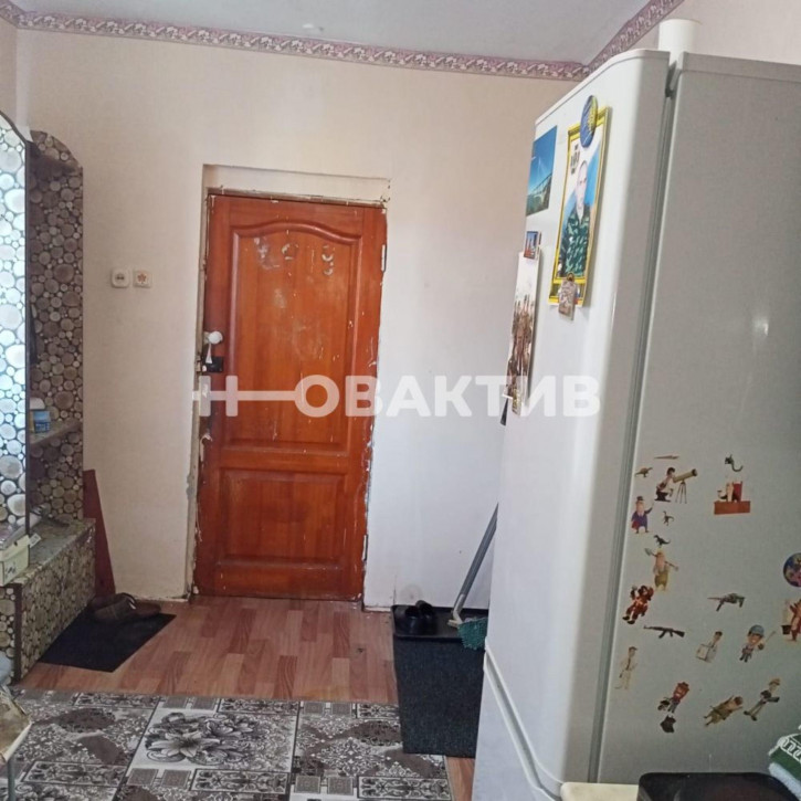 Комната Россия, Новосибирская область, рабочий посёлок Колывань, улица Карла Маркса, 64Б