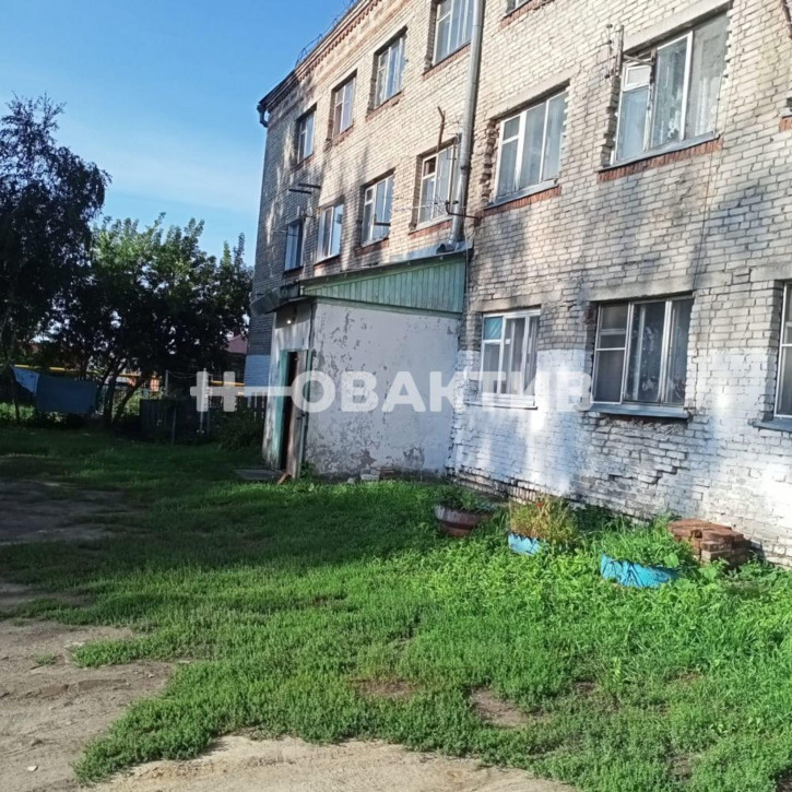 Комната Россия, Новосибирская область, рабочий посёлок Колывань, улица Карла Маркса, 64Б