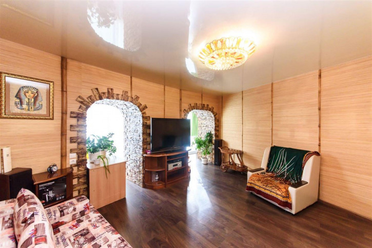4-комн квартира ул Студенческая, д. 15
