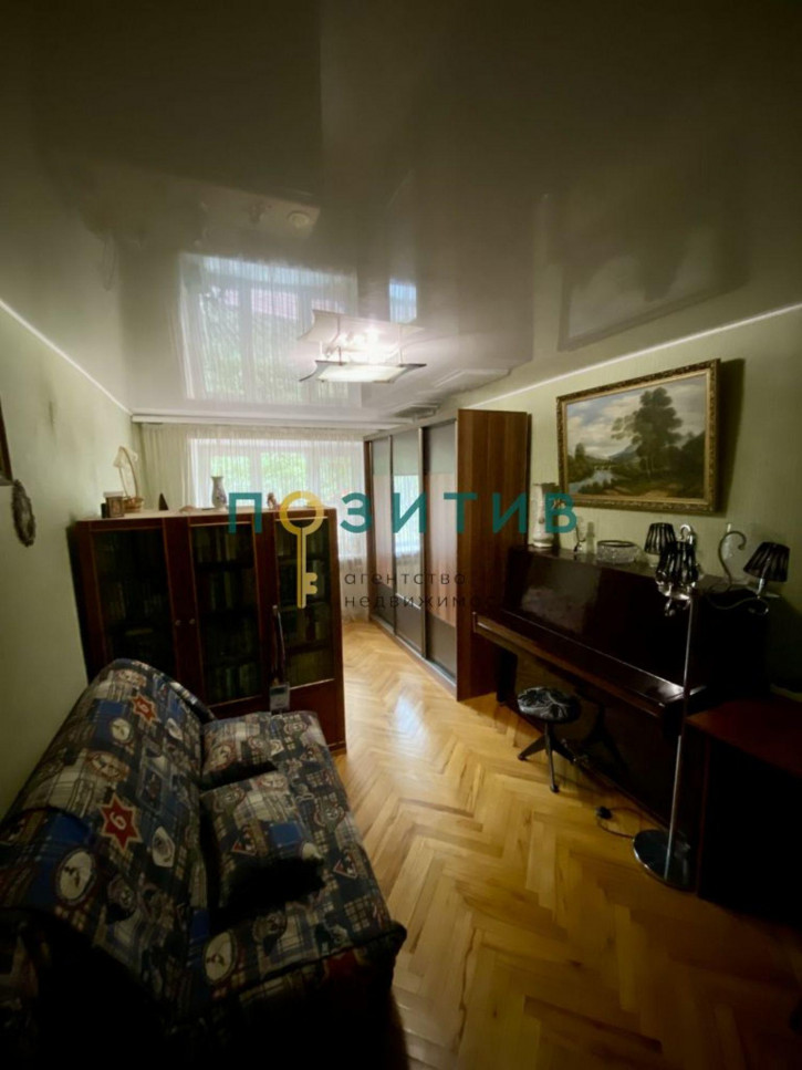 4-комн квартира Зорге ул, 9