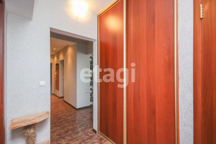 3-комн квартира Малиновского, 6