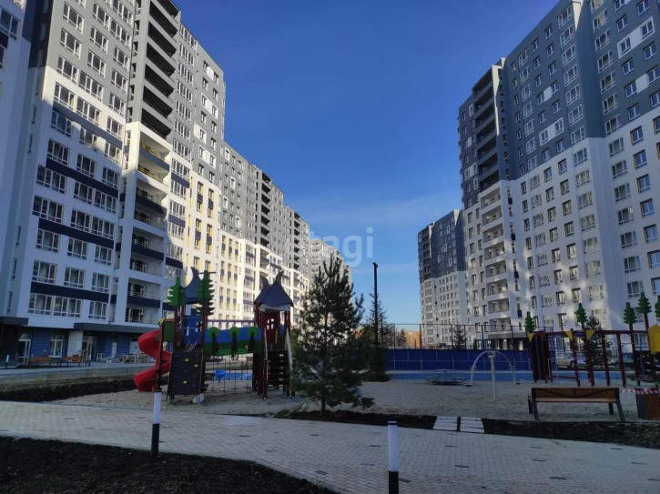 1-комн квартира Сергея Джанбровского, 7